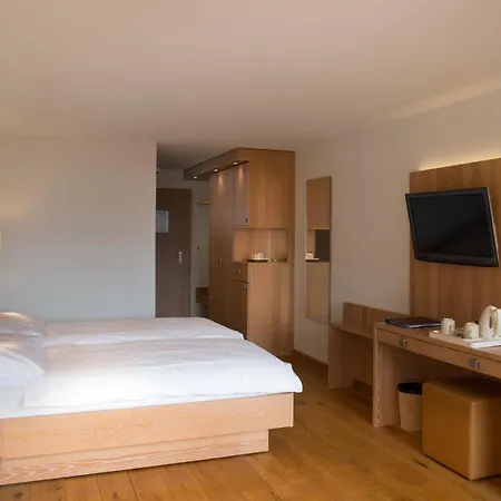 Helvetia Intergolf Hotell 4*